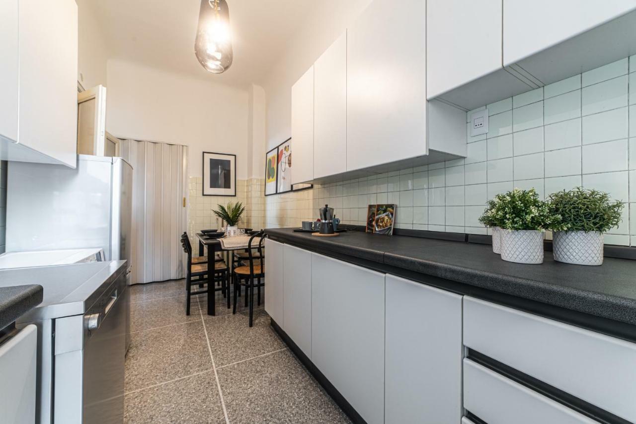 Апартаменти Joivy Sophisticated 3-Bed Flat With Desk Мілан Екстер'єр фото